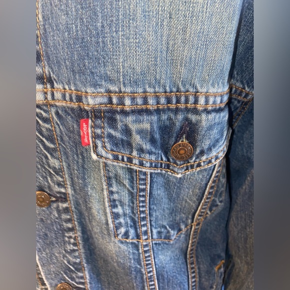 Vintage Levi's Light Wash Denim Jacket 70507 Levis see pics of wear on jacket - Picture 2 of 8